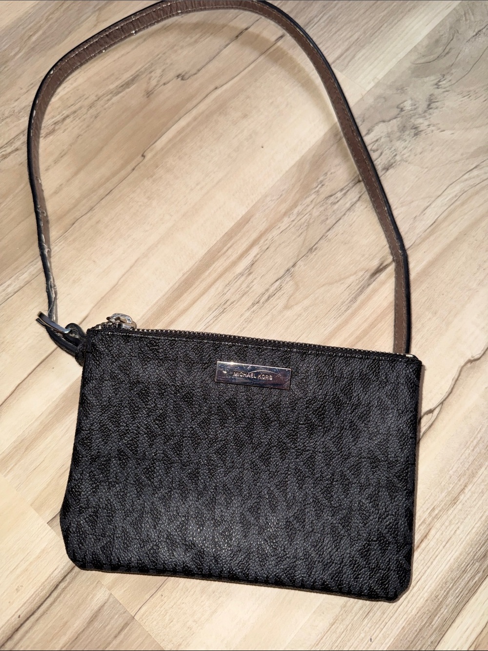 Michael Kors Black Signature  waist pack, size small